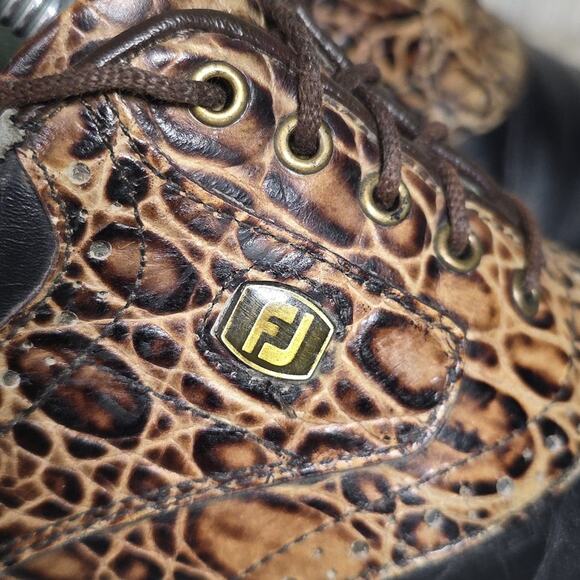 FootJoy DryJoys Tour Black Leather Crocodile Saddle Design Golf Shoes Mens 8 main image 10